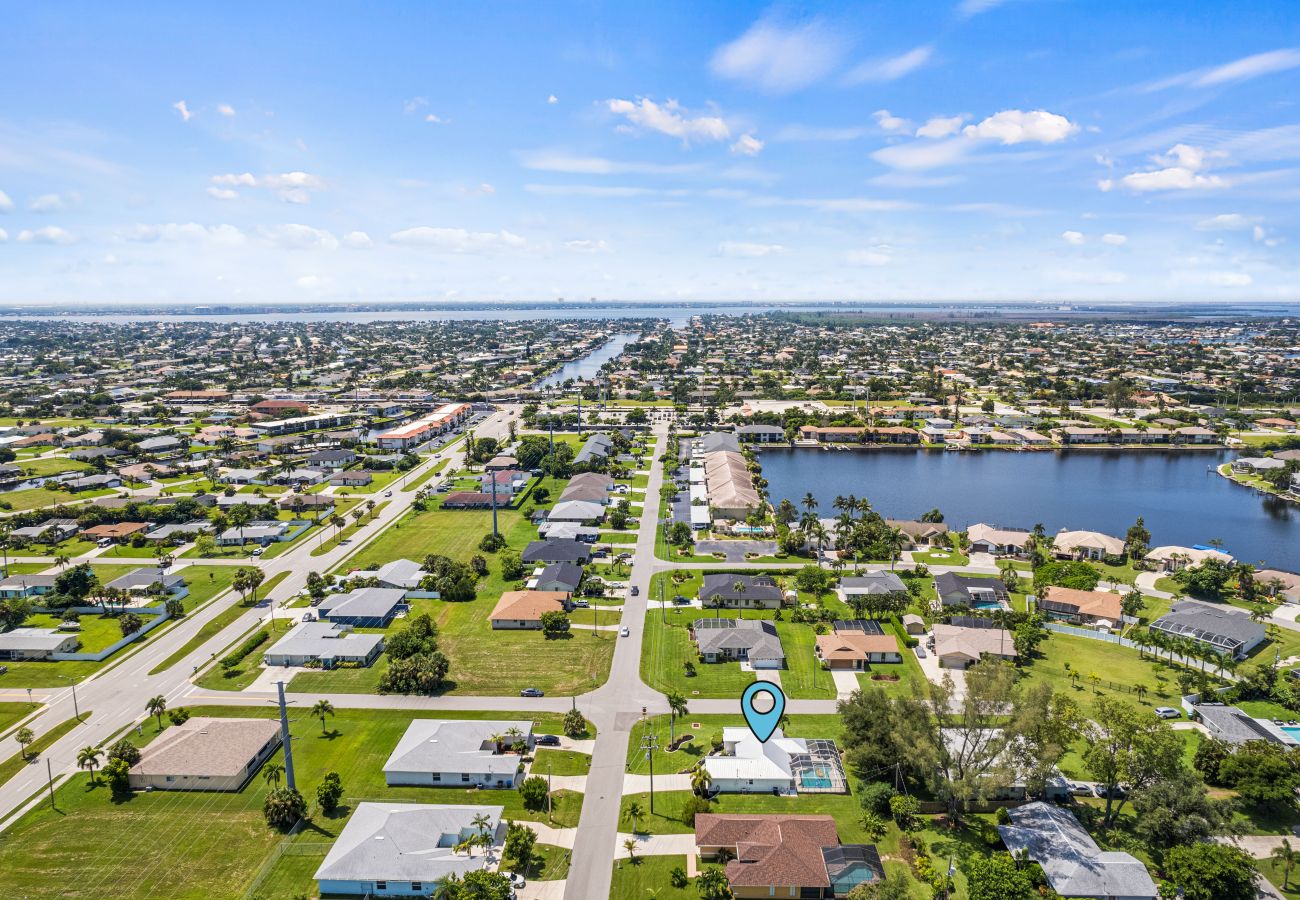 Ferienhaus in Cape Coral - CCVR Villa Yvonne - Komfortables Off-Water-Haus mit beheiztem Pool