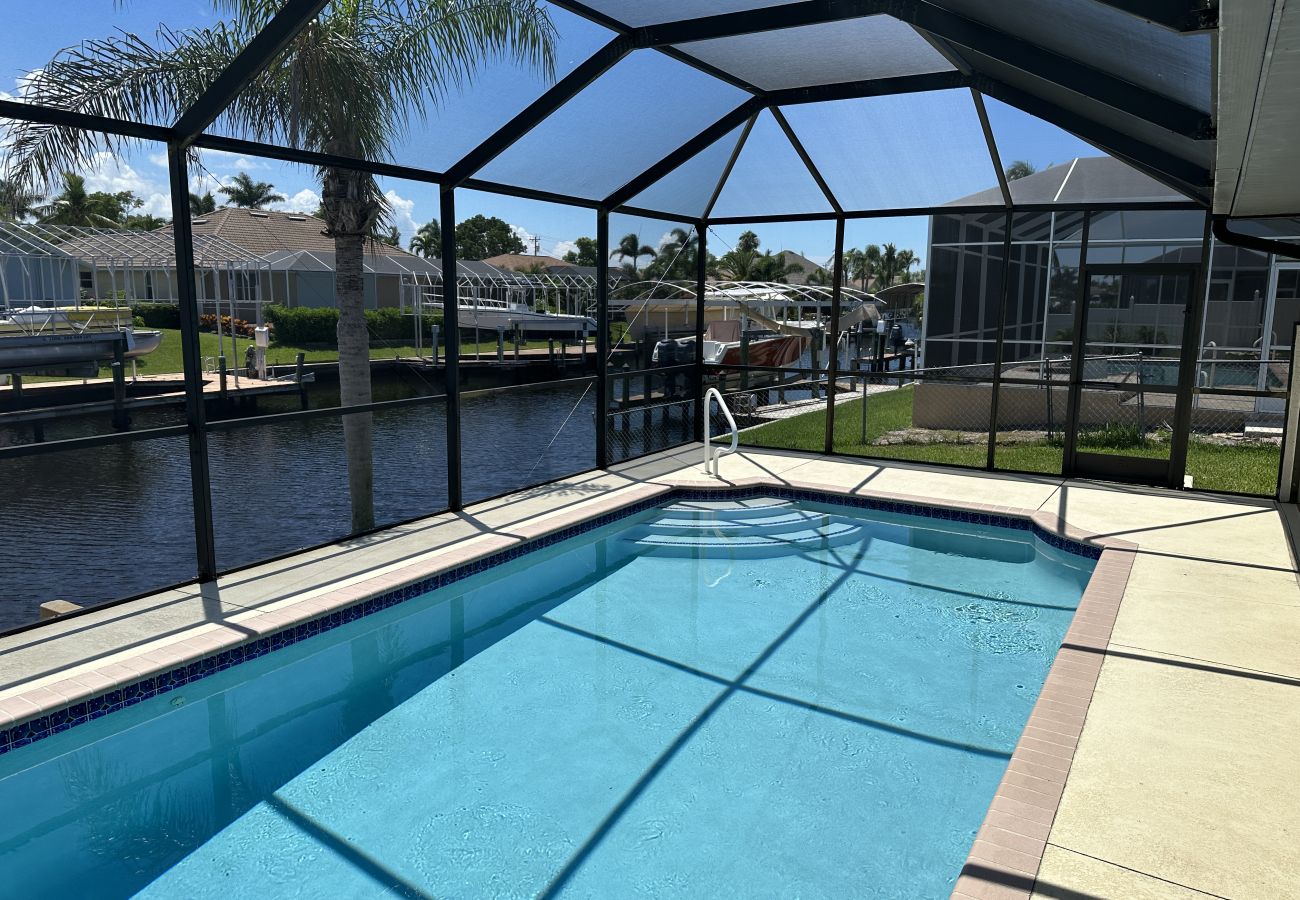 Ferienhaus in Cape Coral - CCVR Villa Lucy – ein herrliches Poolhaus, umgeben von der Wärme östlicher Ausrichtung