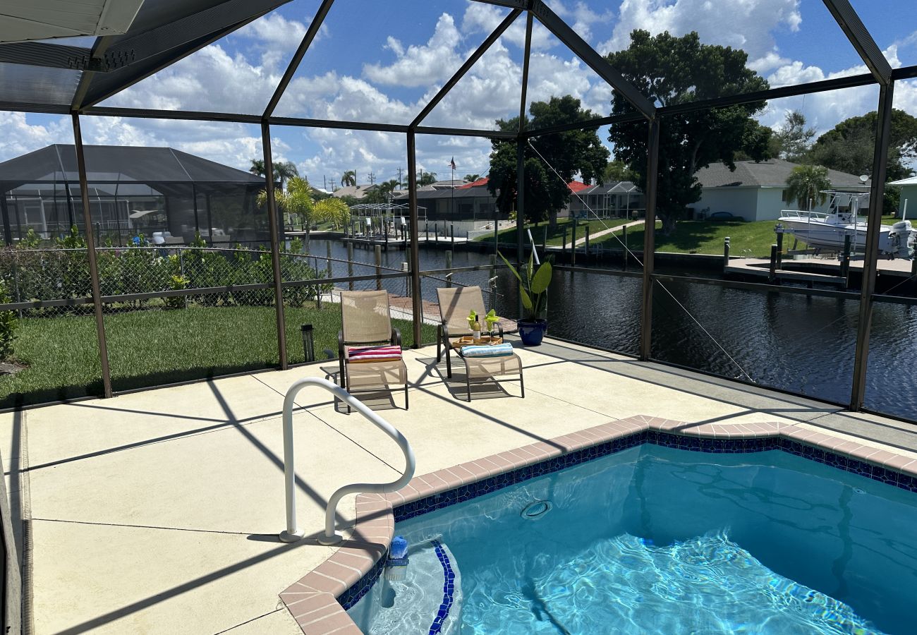 Ferienhaus in Cape Coral - CCVR Villa Lucy – ein herrliches Poolhaus, umgeben von der Wärme östlicher Ausrichtung