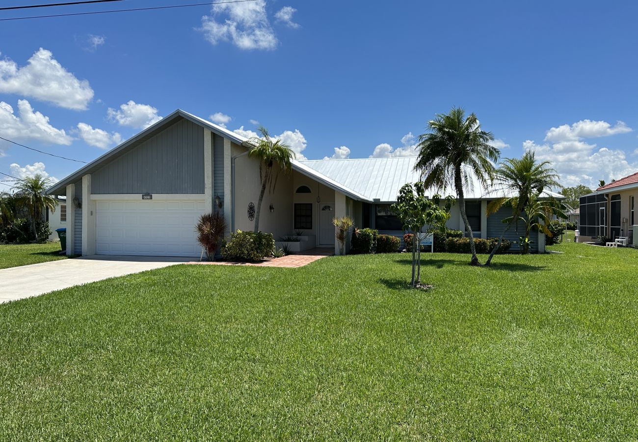 Ferienhaus in Cape Coral - CCVR Villa Lucy – ein herrliches Poolhaus, umgeben von der Wärme östlicher Ausrichtung