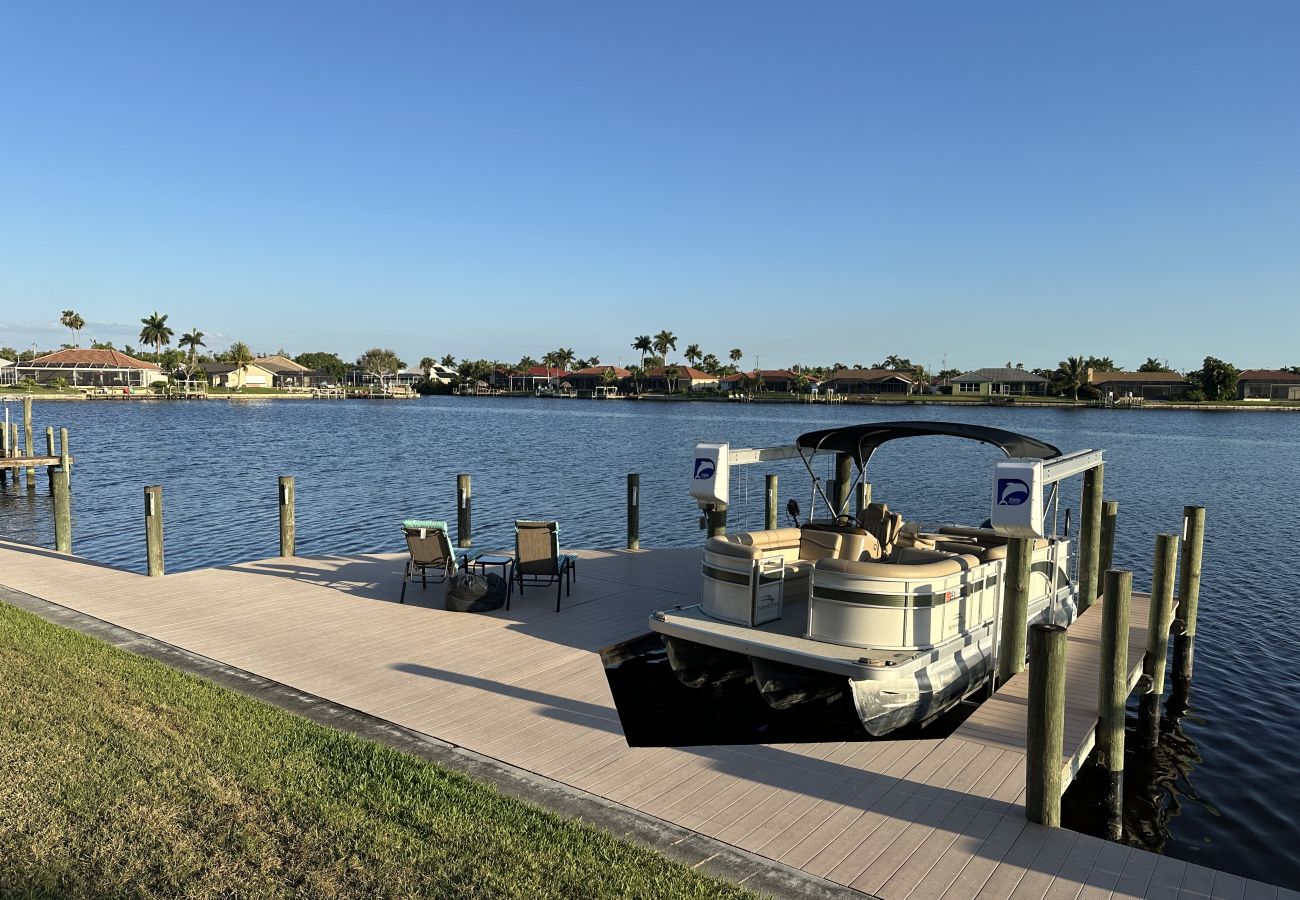 Villa in Cape Coral - CCVR - Villa Estelle - Grosse Villa am See