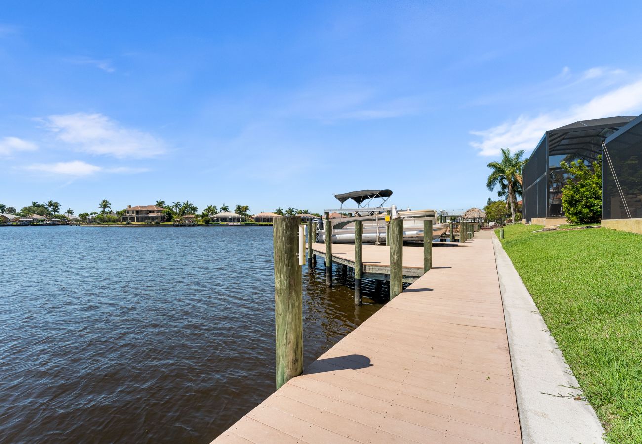 Villa in Cape Coral - CCVR - Villa Estelle - Grosse Villa am See