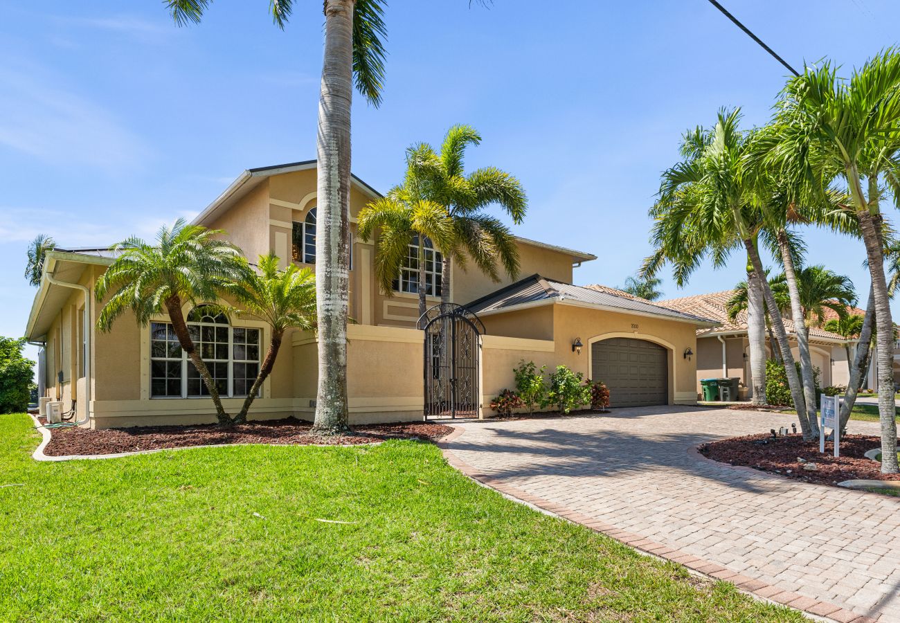 Villa in Cape Coral - CCVR - Villa Estelle - Grosse Villa am See