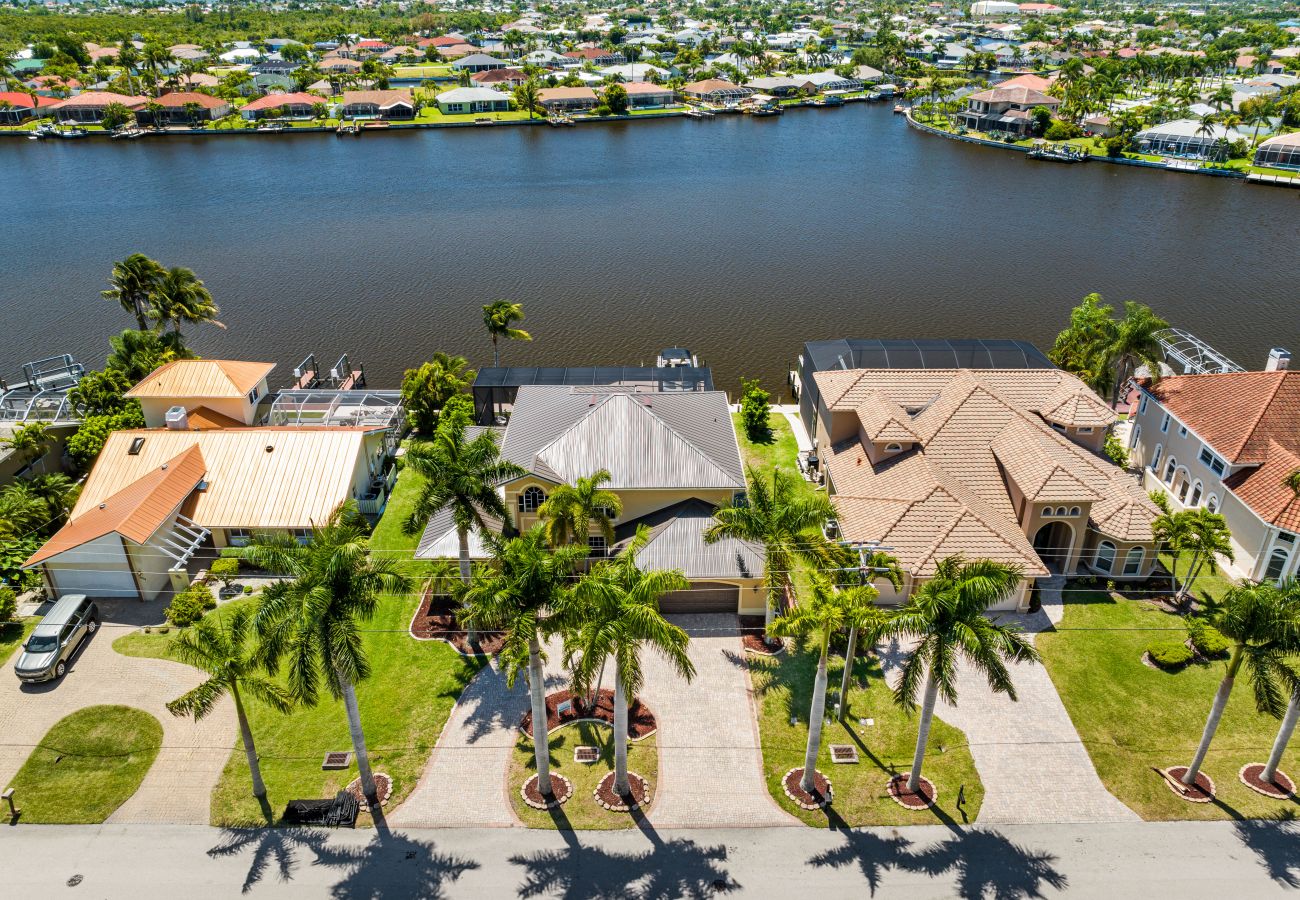 Villa in Cape Coral - CCVR - Villa Estelle - Grosse Villa am See