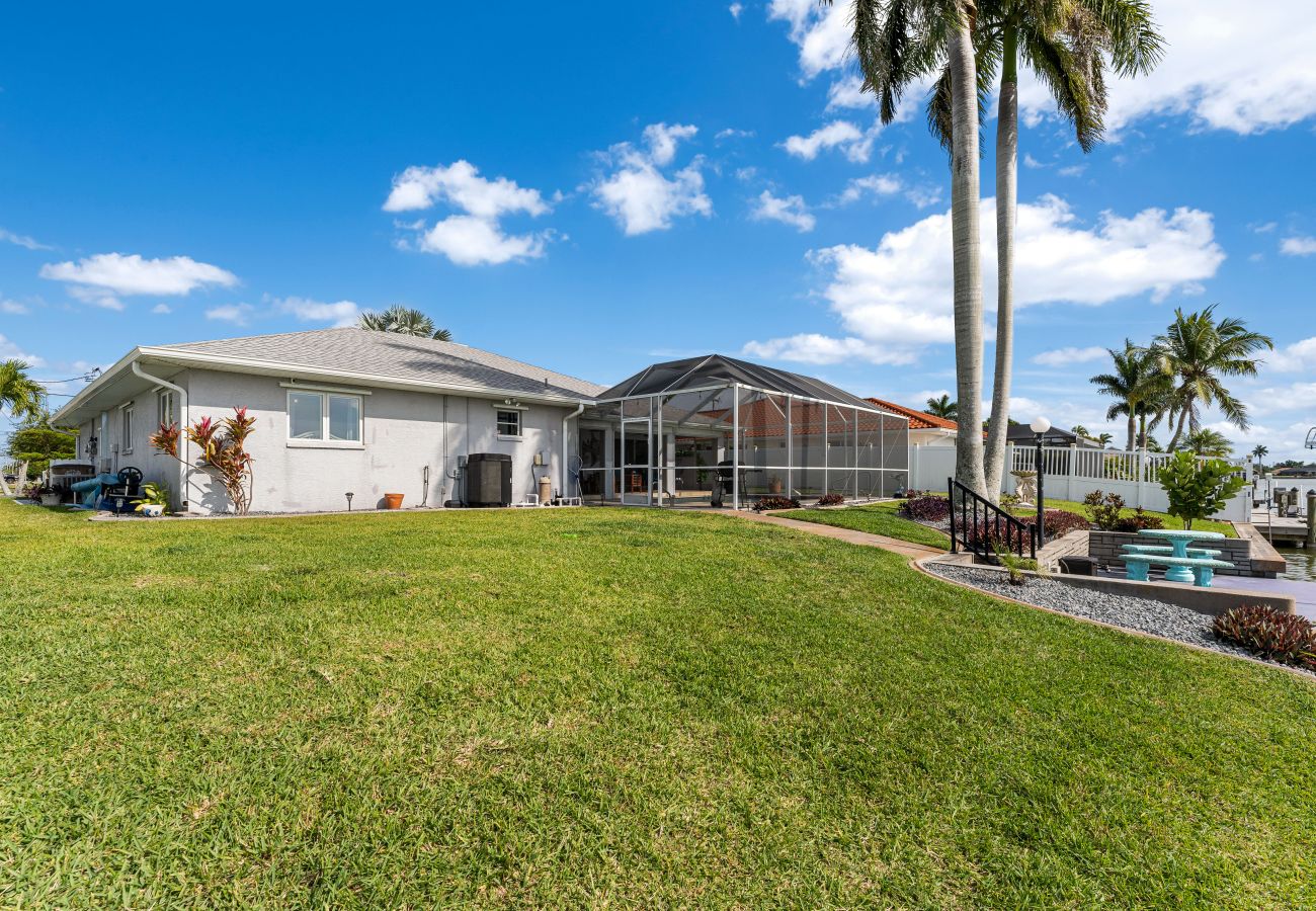 Ferienhaus in Cape Coral - CCVR - Villa Turtle Cove - Wunderschönes Lakefront Pool home