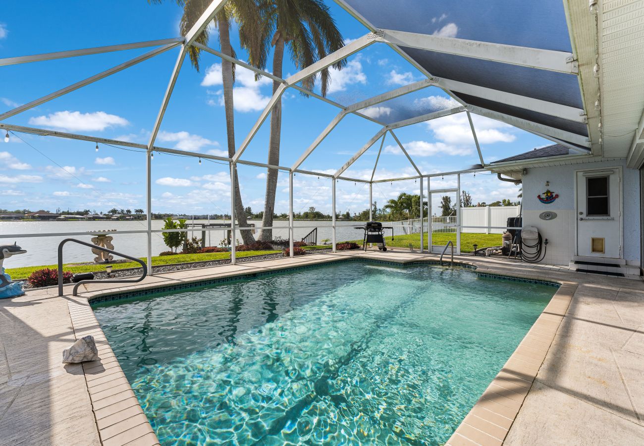 Ferienhaus in Cape Coral - CCVR - Villa Turtle Cove - Wunderschönes Lakefront Pool home