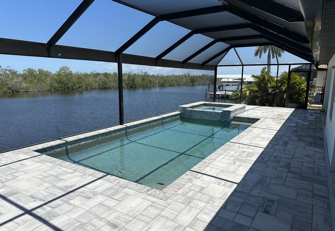 Ferienhaus in Cape Coral - CCVR Villa Sandi - Haus mit Golfzugang und großartigem Blick auf das Wasser