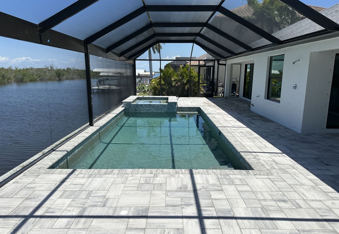 Ferienhaus in Cape Coral - CCVR Villa Sandi - Haus mit Golfzugang und großartigem Blick auf das Wasser