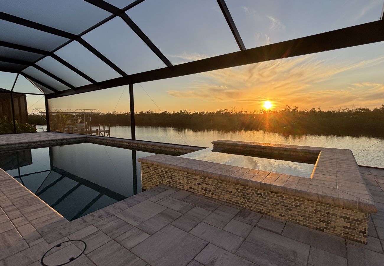 Ferienhaus in Cape Coral - CCVR Villa Sandi - Haus mit Golfzugang und großartigem Blick auf das Wasser